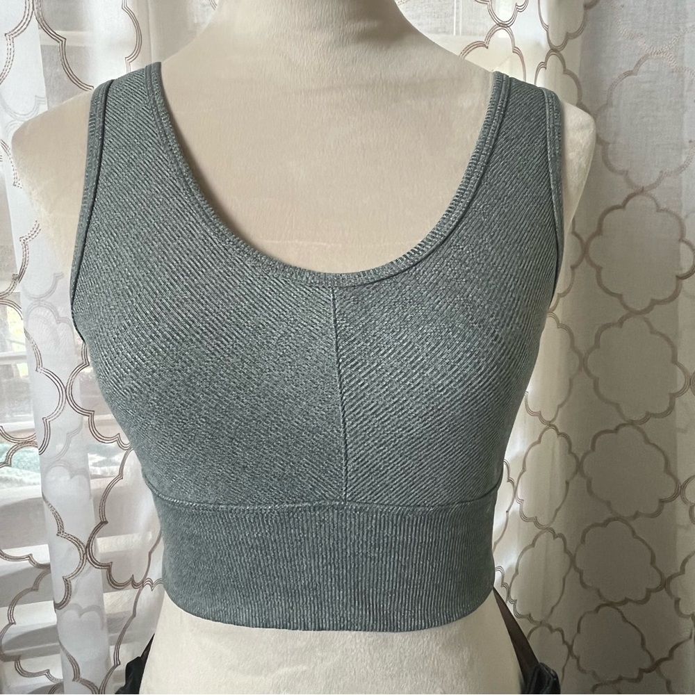 Freely Women's Sports Bra Heather Green Lined Bust Scoop Neck V Back Size Medium